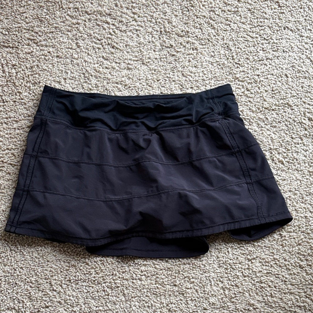 Black lulemon pace rival skirt
